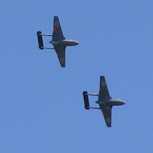 DH Vampires in immaculate formation.