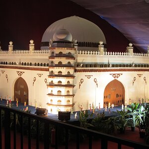 The famous Gol Gumbaz of Bijapur city in Karnataka, replica in cake.
See en.wikipedia.org/wiki/Gol_Gumbaz
